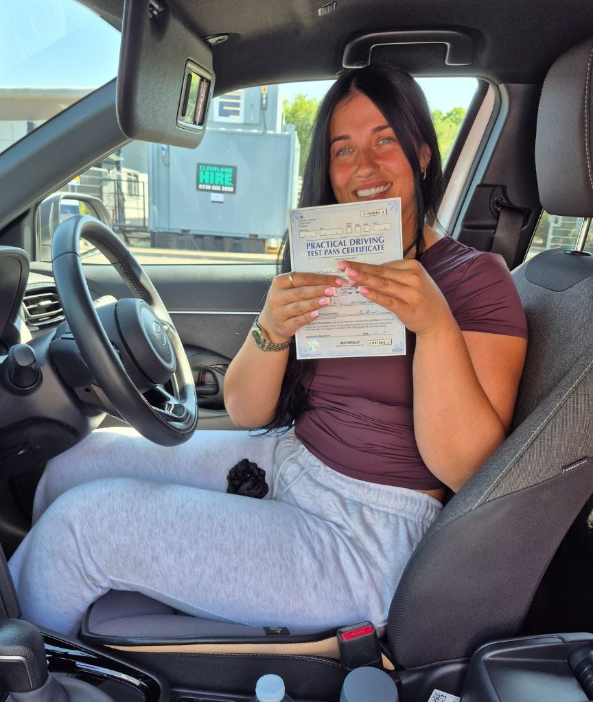 5Day Learner with Pass Certificate - Brunette Woman