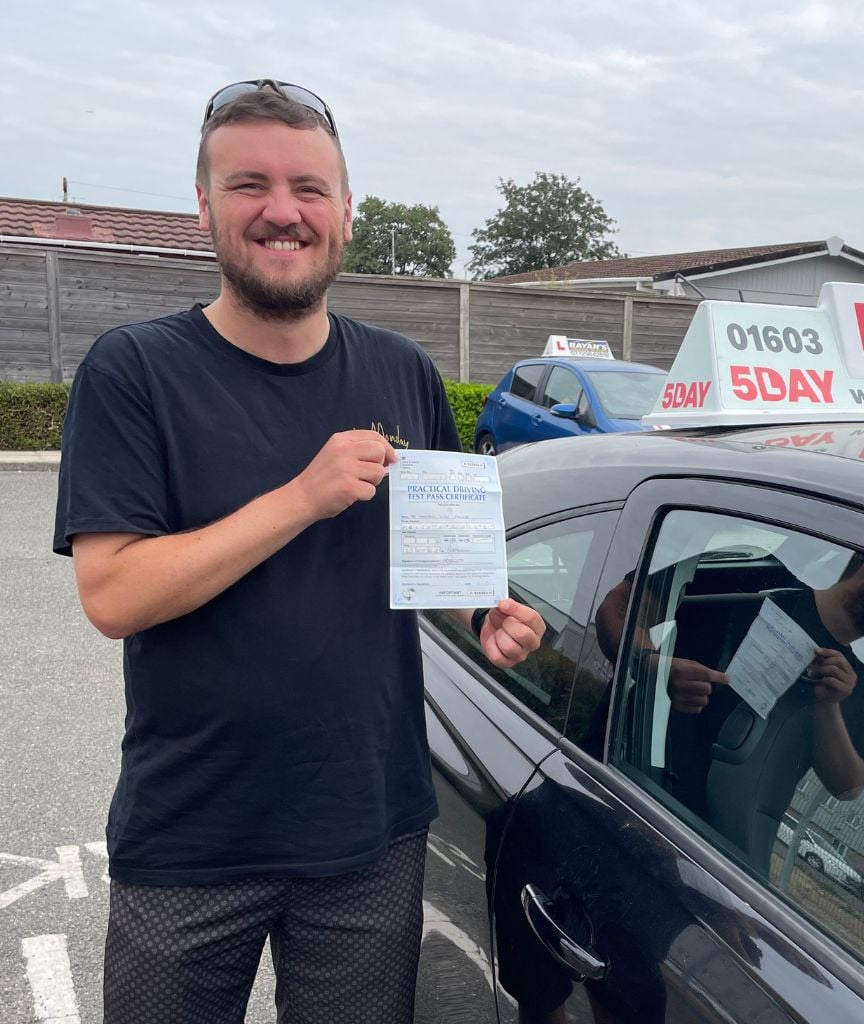 5Day Learner with Pass Certificate - Brunette Woman